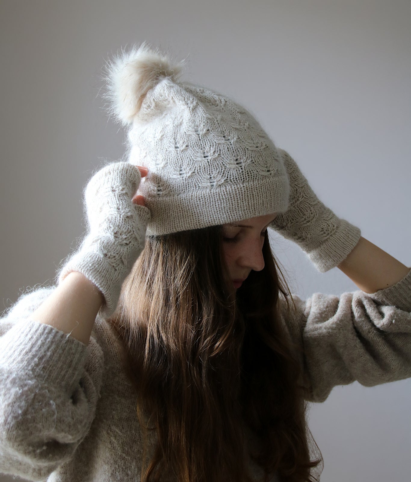 Underglow Mitts - MITTS - Knitting Pattern