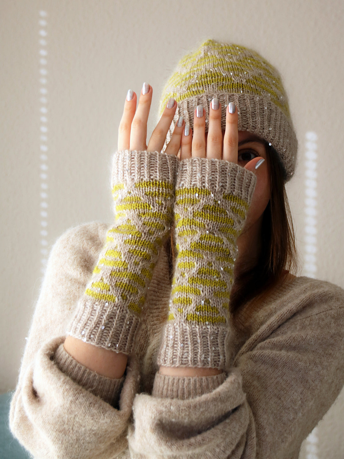A Little More Spark Mitts - FINGERLESS MITTS - Knitting Pattern