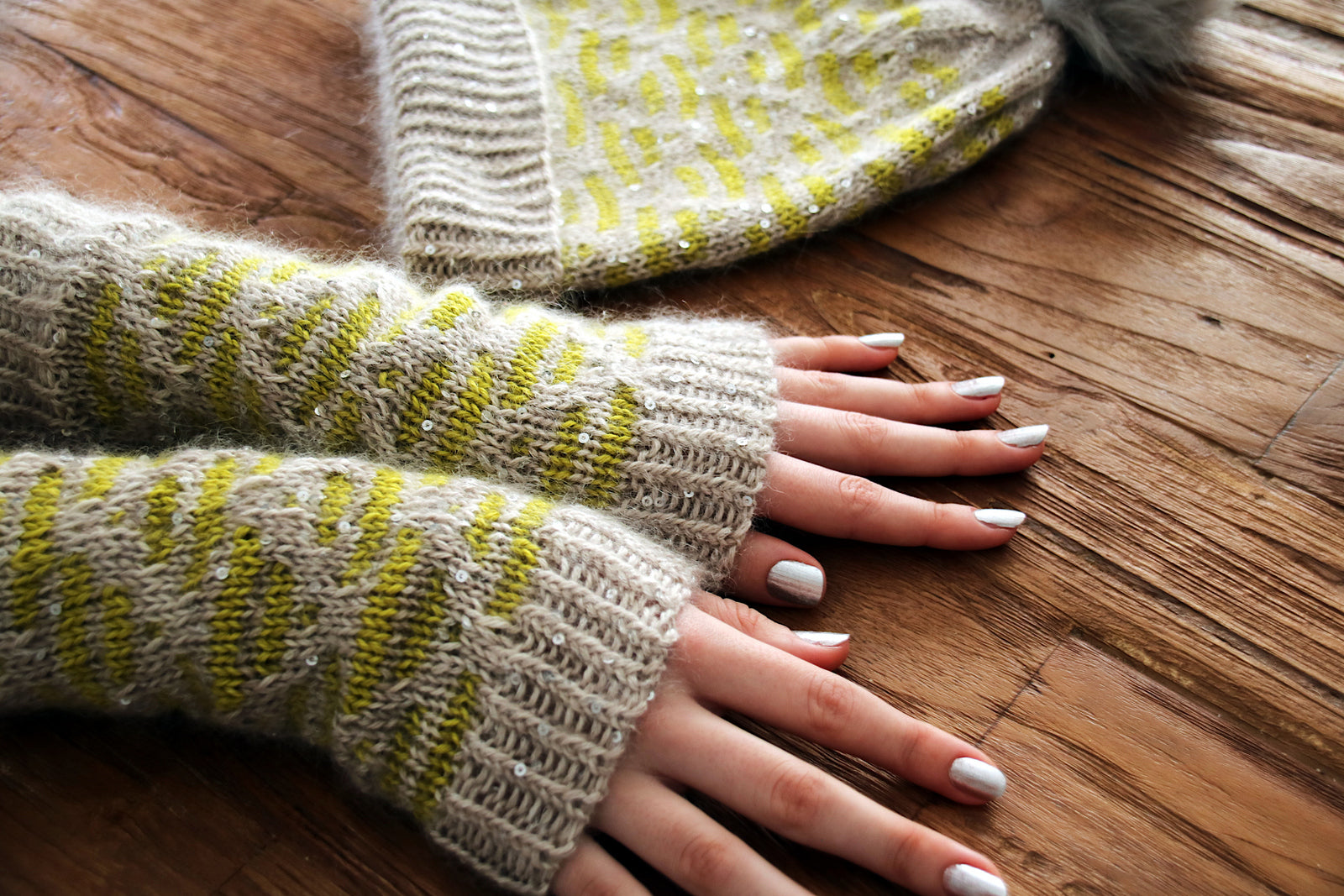 A Little More Spark Mitts - FINGERLESS MITTS - Knitting Pattern