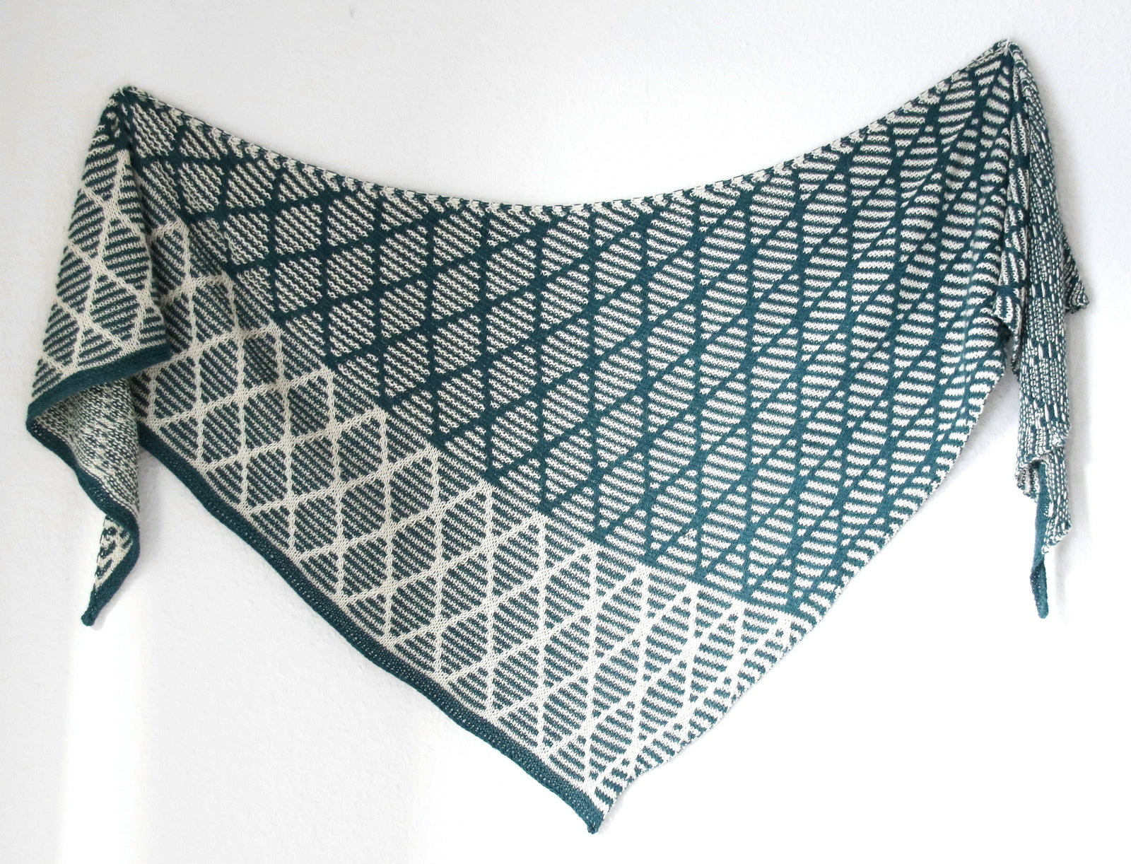 The Islander - SHAWL - Knitting Pattern