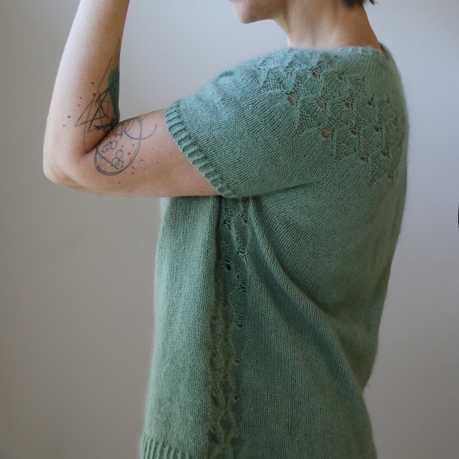 Backstage Romance - SWEATER - Knitting Pattern