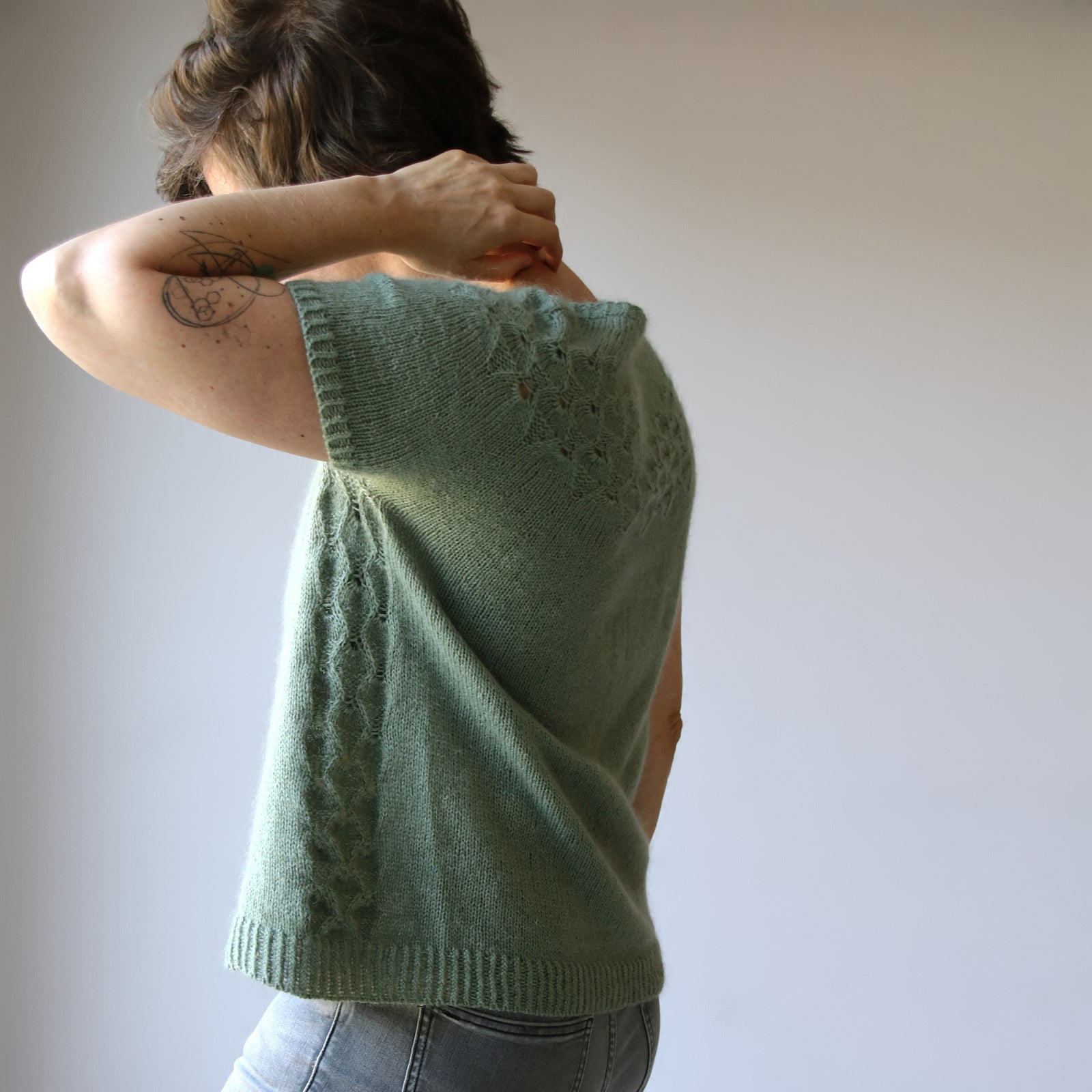 Backstage Romance - SWEATER - Knitting Pattern