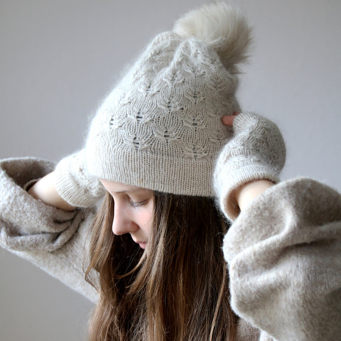 Underglow Mitts - MITTS - Knitting Pattern