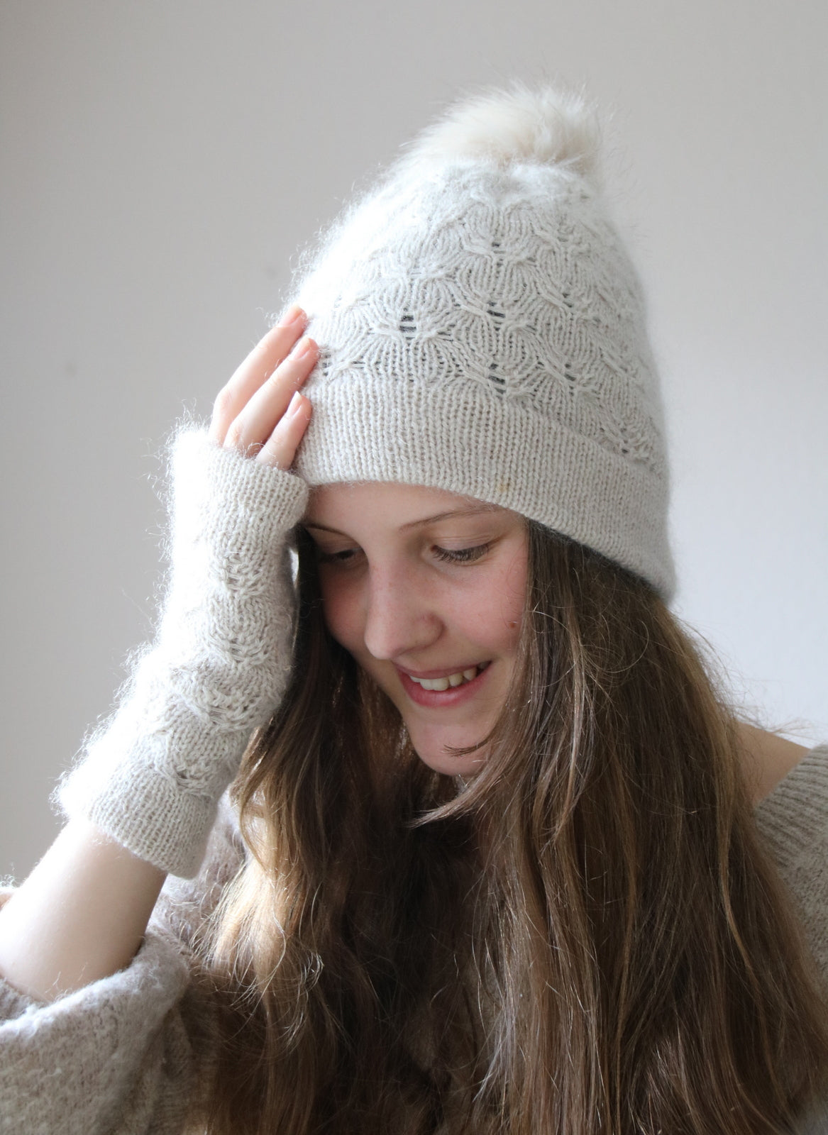 Underglow Mitts - MITTS - Knitting Pattern